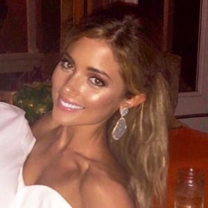 Meet your Posher, Corinne